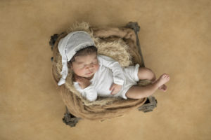 newborn photographer in Perth